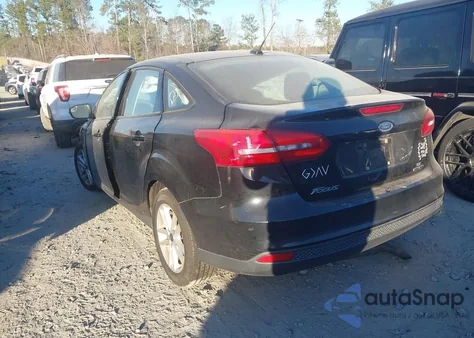 2016 Ford Focus Se z USA, uszkodzony, nr VIN 1FADP3F2XGL244454